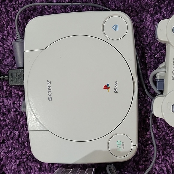 Sony Playstation 1 PsOne Slim With Memory Card, Controller & 5 games - Picture 3 of 11
